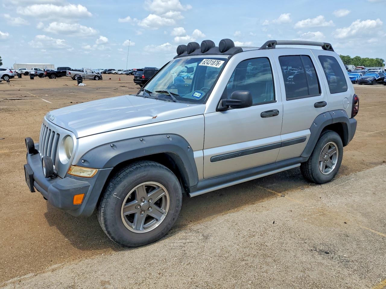 1J4GK38K95W654123 · 2005 JEEP LIBERTY