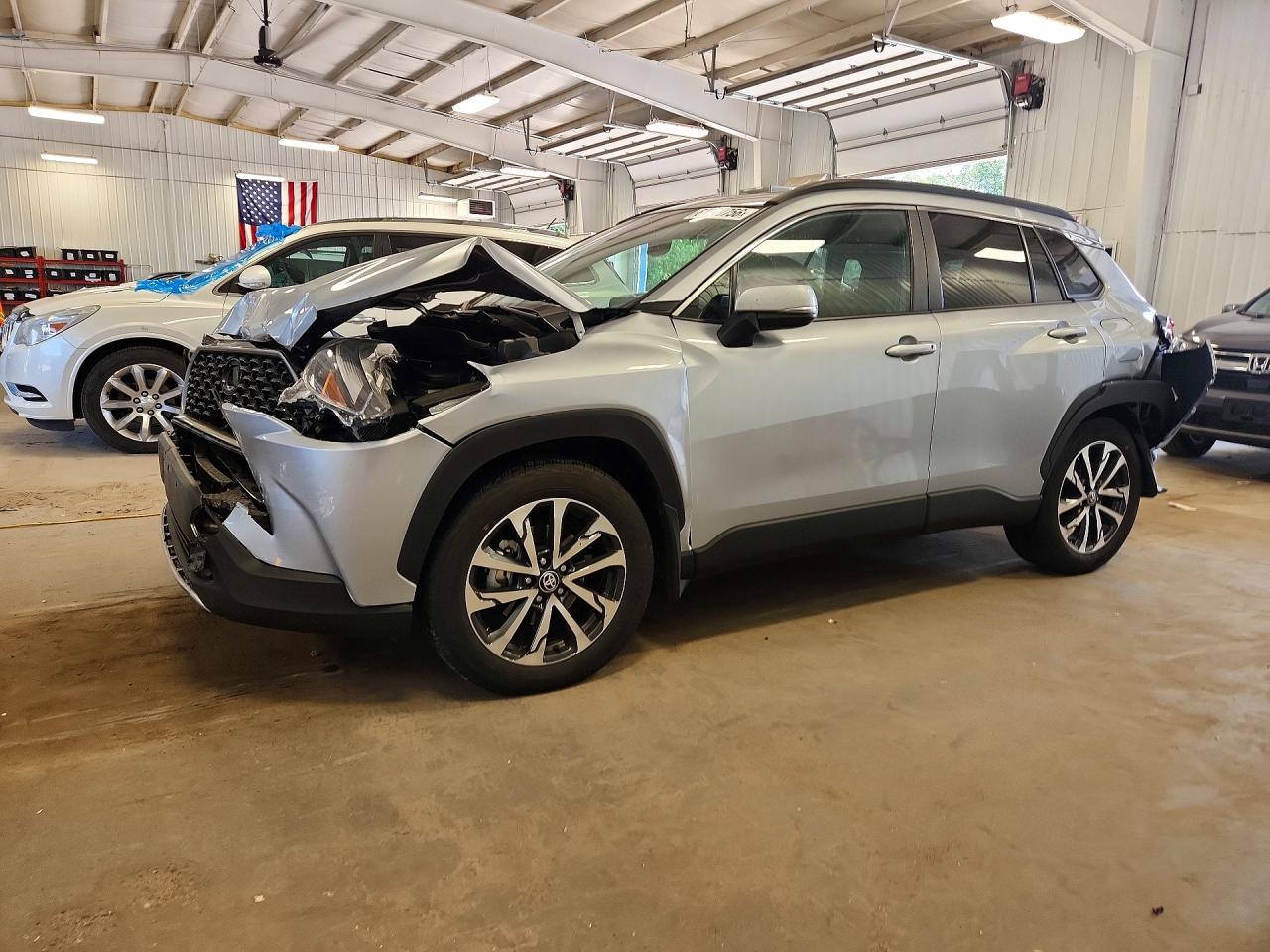 7MUDAABG0RV083041 · 2024 TOYOTA COROLLA CROSS