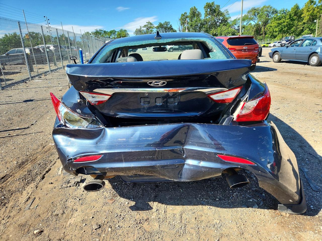 5NPEC4AB9BH199981 · 2011 HYUNDAI SONATA · 6/12