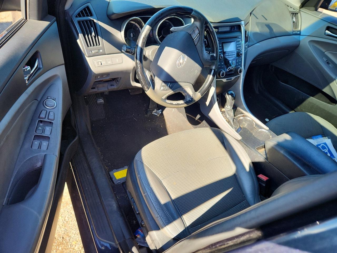 5NPEC4AB9BH199981 · 2011 HYUNDAI SONATA · 8/12