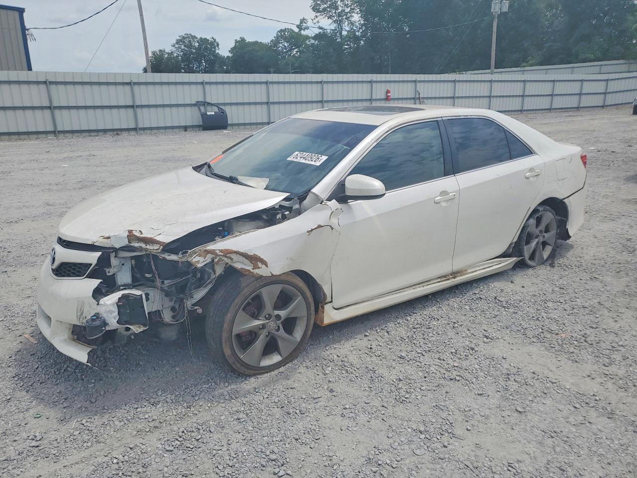 4T1BF1FK3EU448329 · 2014 TOYOTA CAMRY