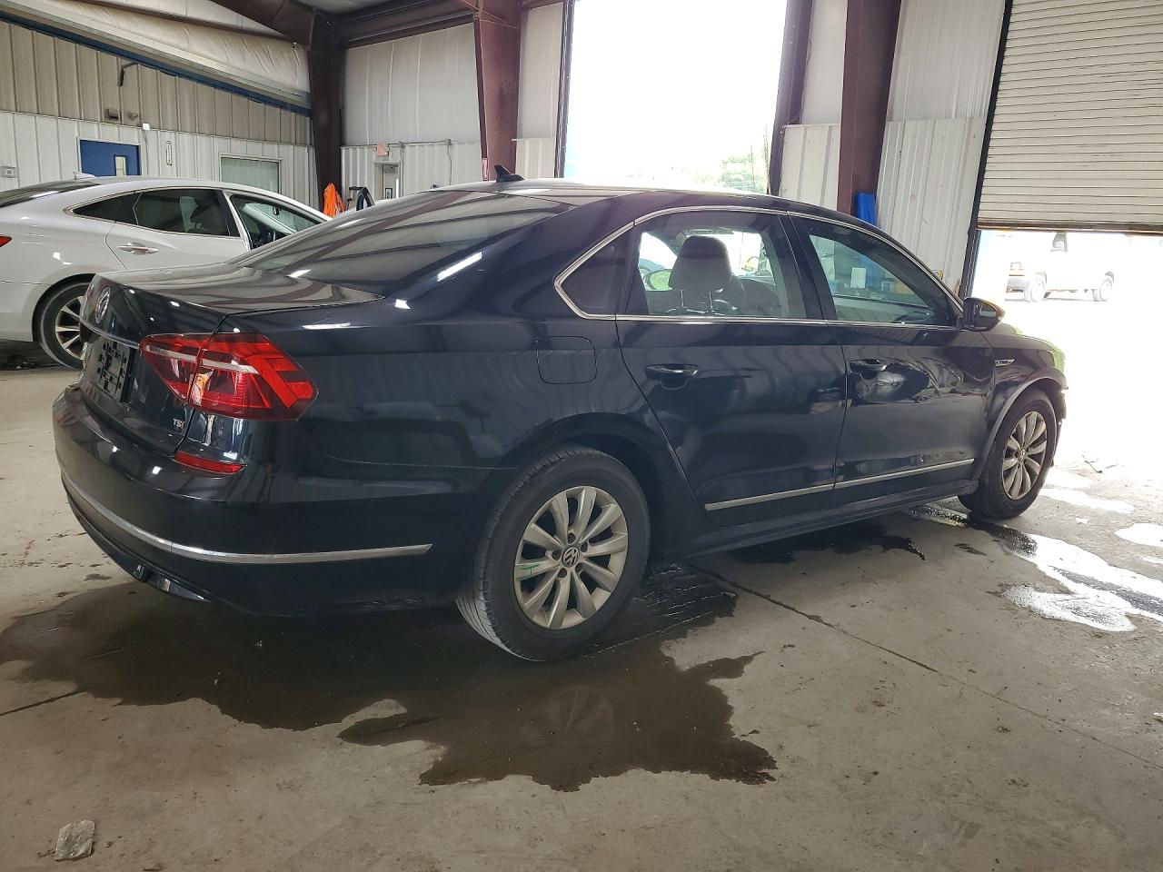 1VWDT7A30HC035509 · 2017 VOLKSWAGEN PASSAT · 3/13