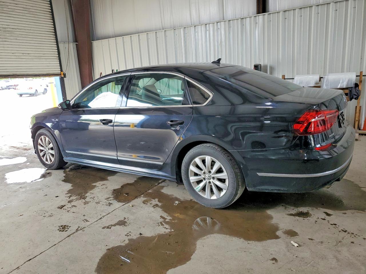 1VWDT7A30HC035509 · 2017 VOLKSWAGEN PASSAT · 2/13