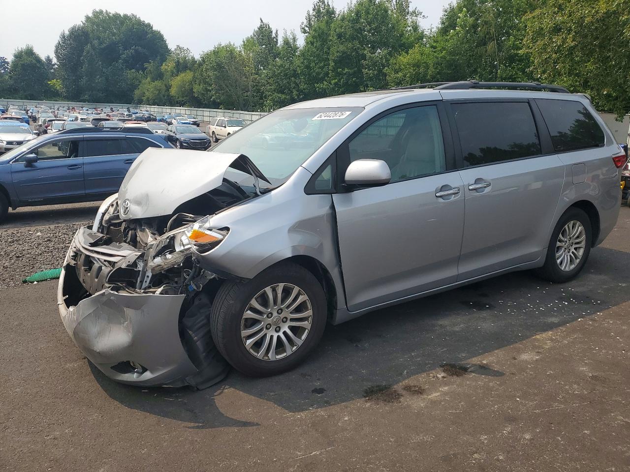 5TDYK3DC2FS600009 · 2015 TOYOTA SIENNA