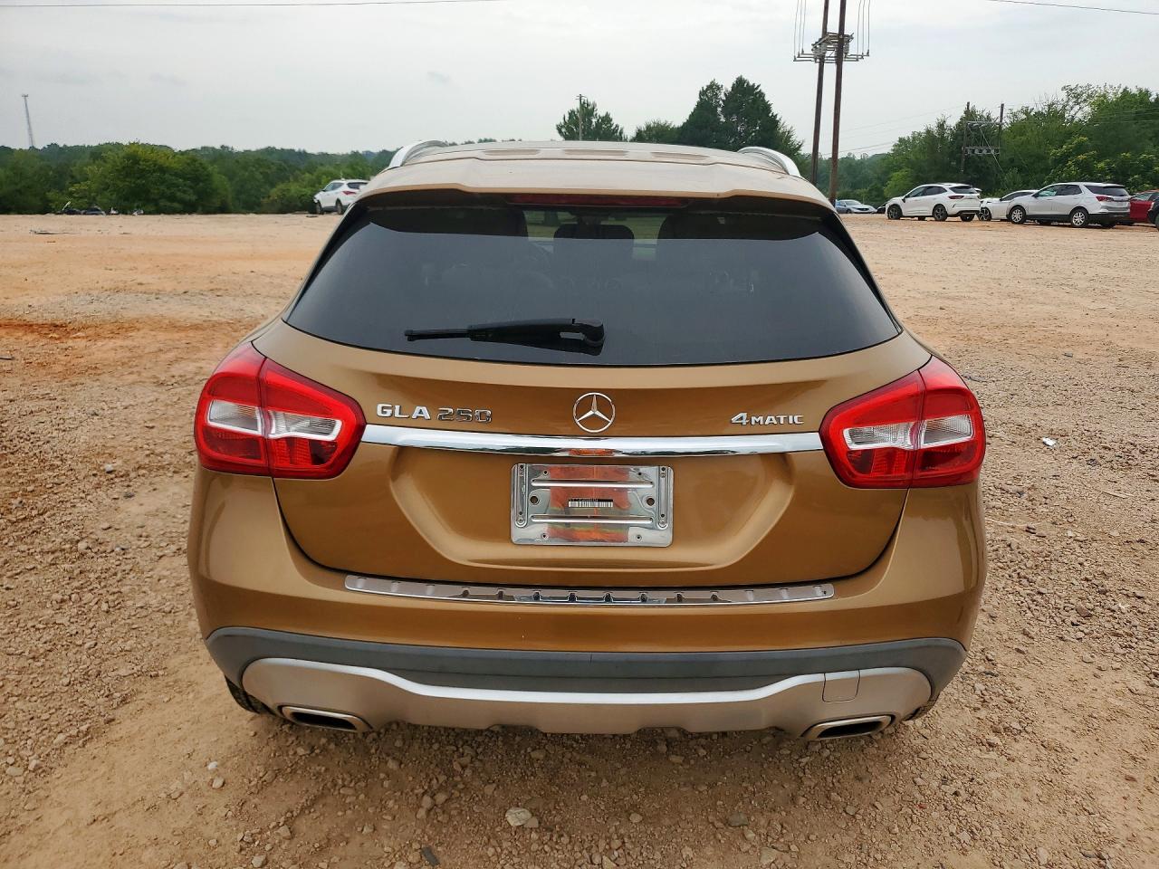 WDCTG4GB4JJ455124 · 2018 MERCEDES-BENZ GLA · 6/13
