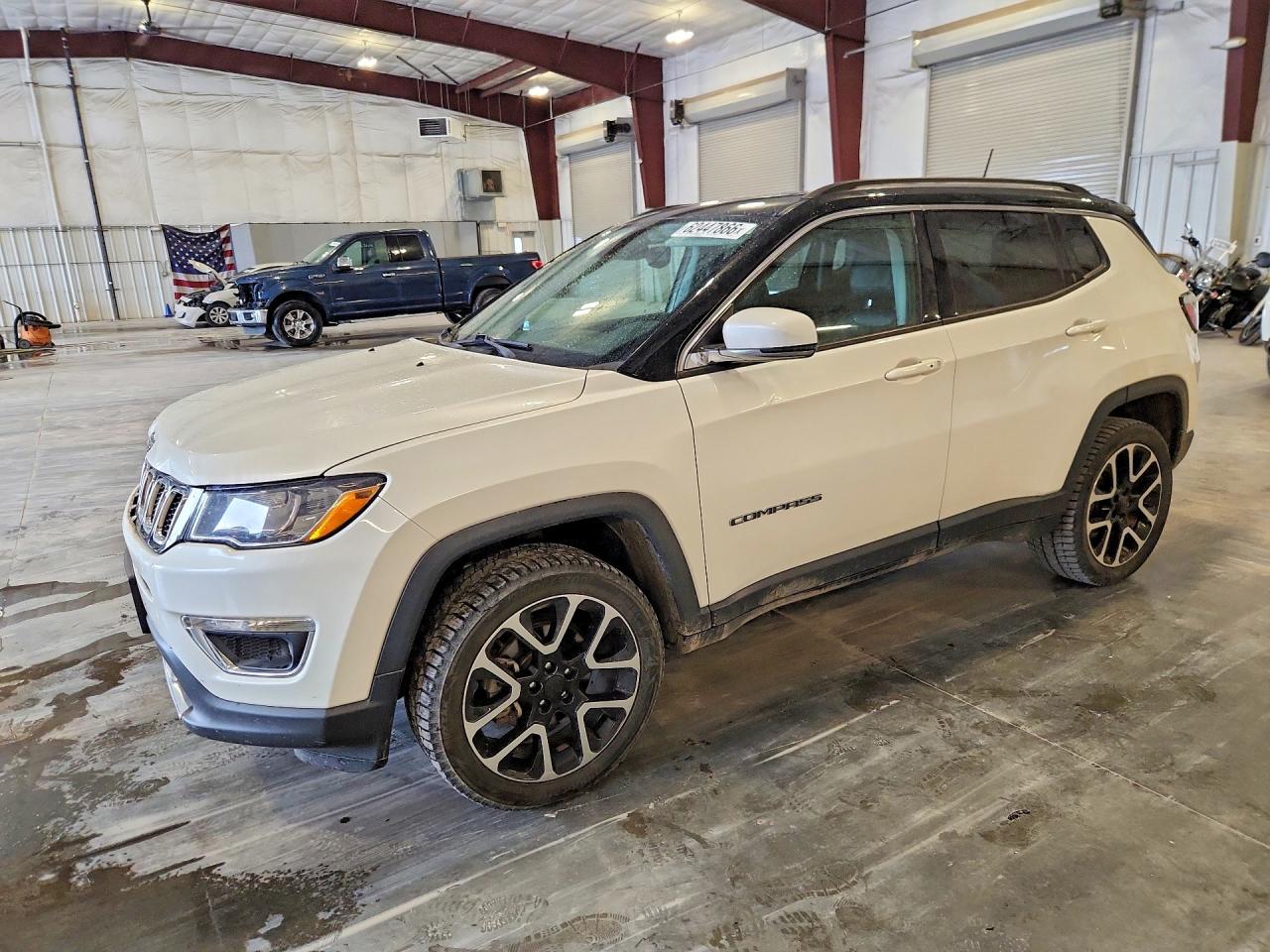 3C4NJDCB7JT101841 · 2018 JEEP COMPASS