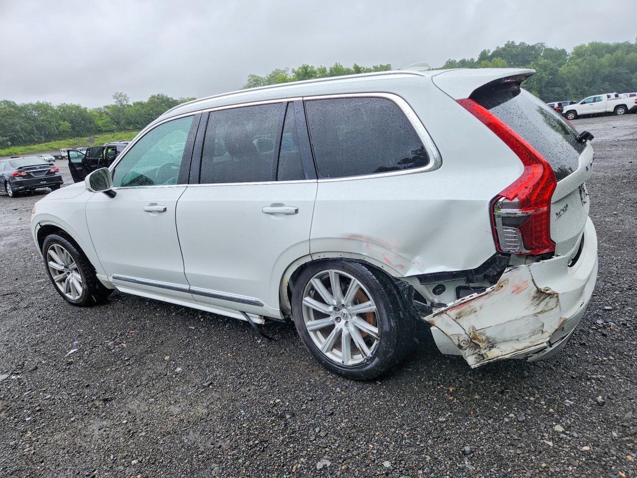 YV4A22PL5G1028839 · 2016 VOLVO XC90 · 2/13