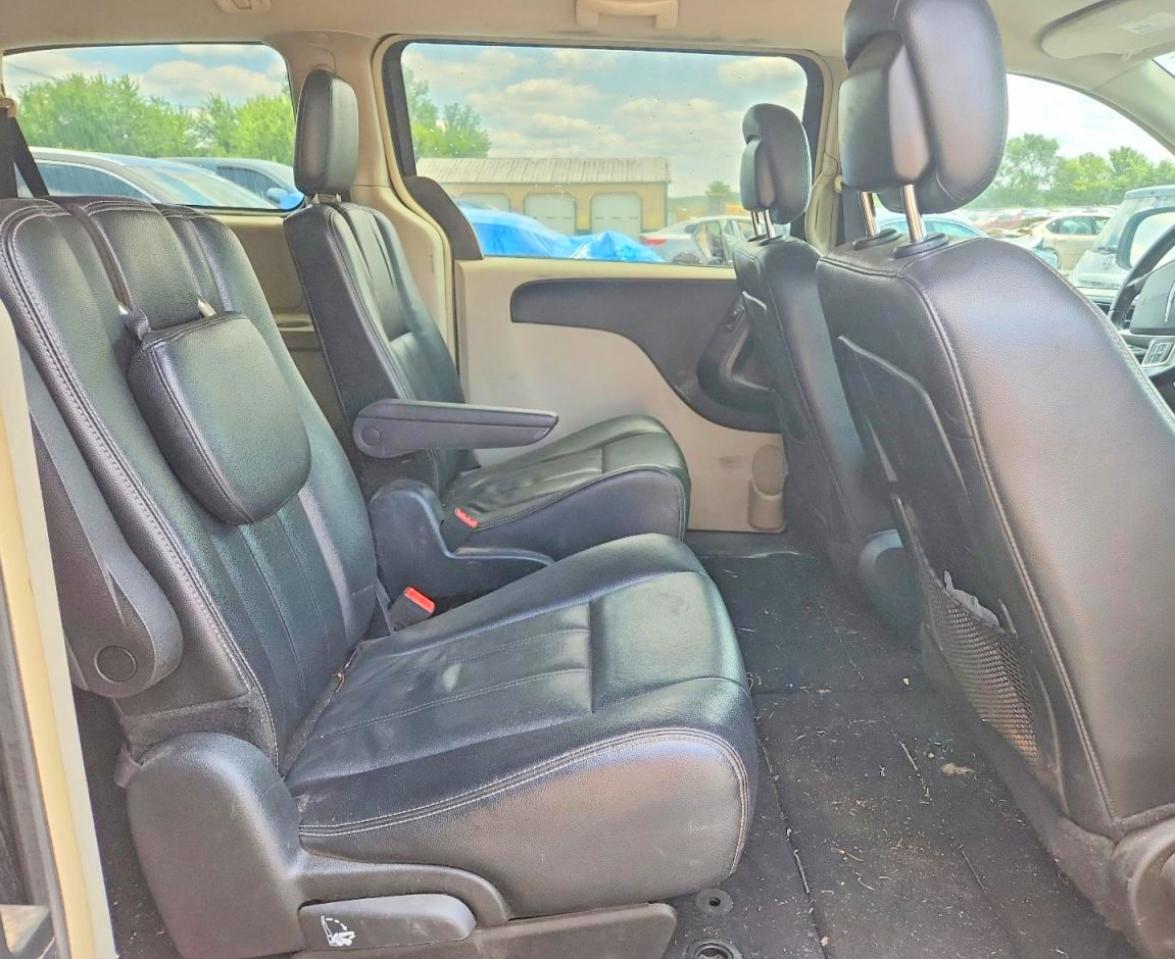 2C4RC1BG9ER292422 · 2014 CHRYSLER TOWN & COUNTRY · 11/13