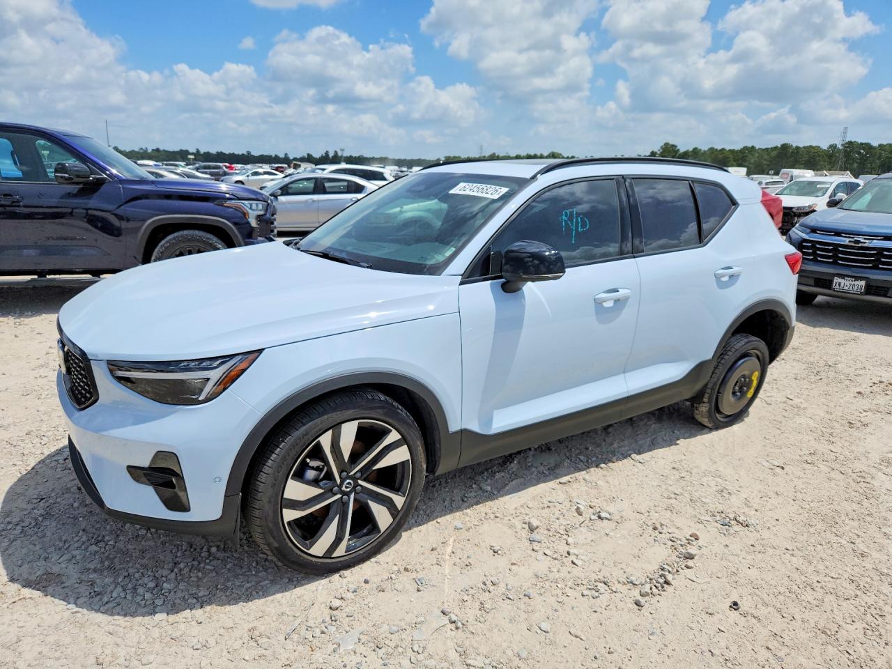 YV4L12UC5S2537901 · 2025 VOLVO XC40