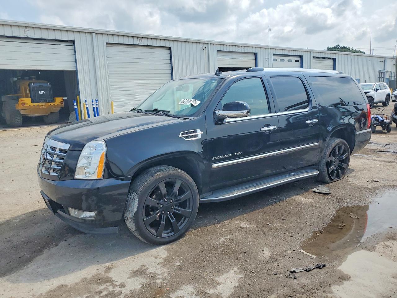 1GYS4HEF0DR110230 · 2013 CADILLAC ESCALADE