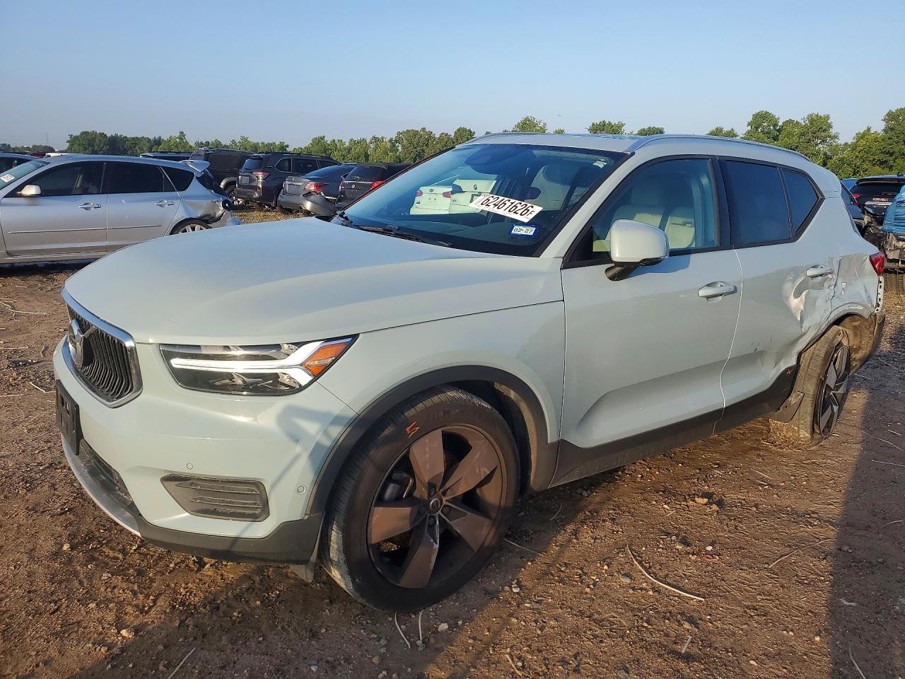 2019 VOLVO XC40