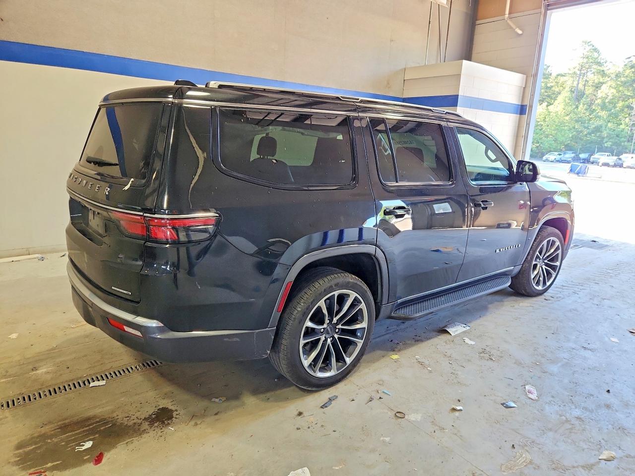 1C4SJVBT8NS211890 · 2022 JEEP WAGONEER · 3/13