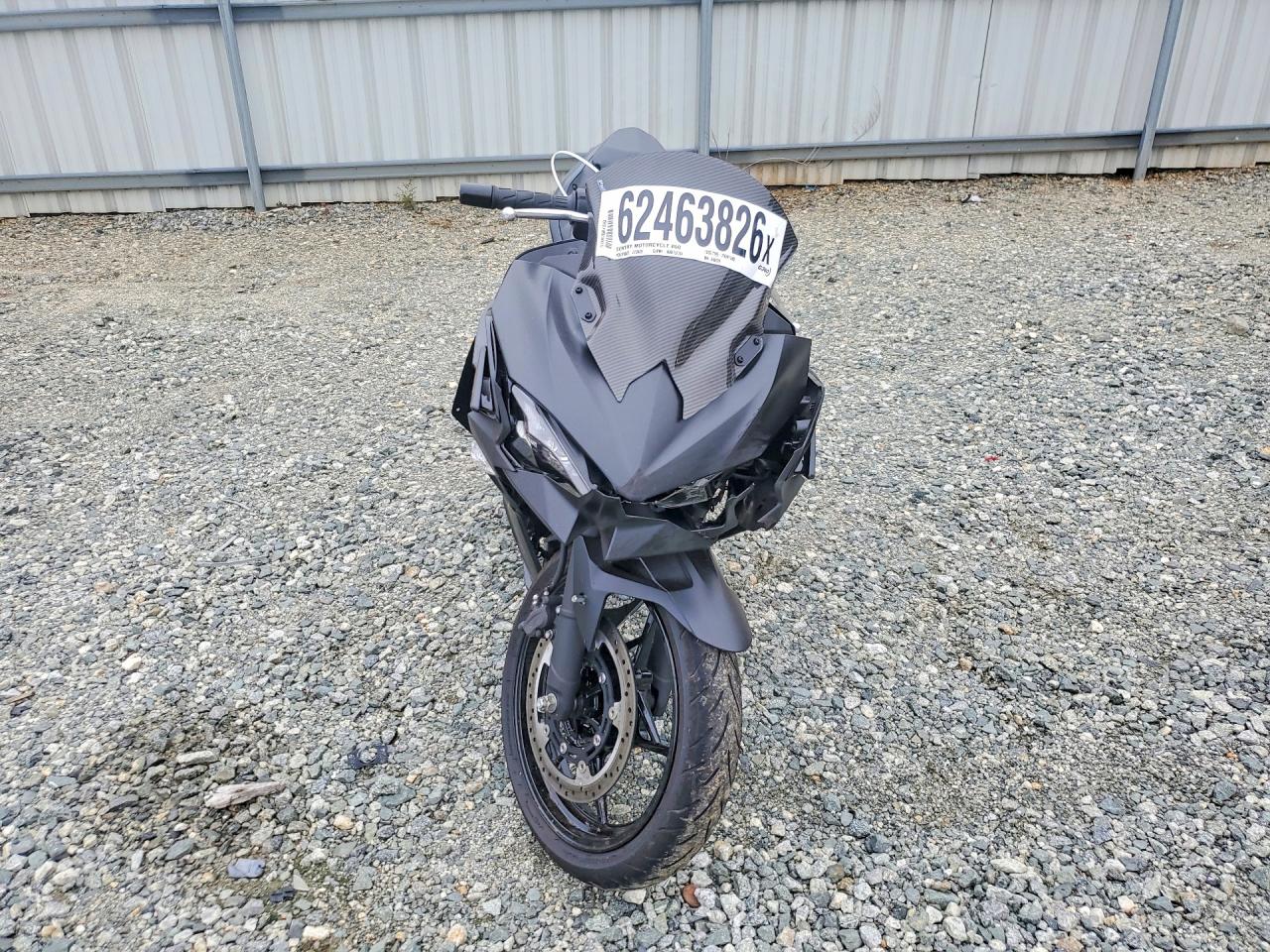 ML5EXGH17TDAA0929 · 2026 KAWASAKI EX500 · 2/9