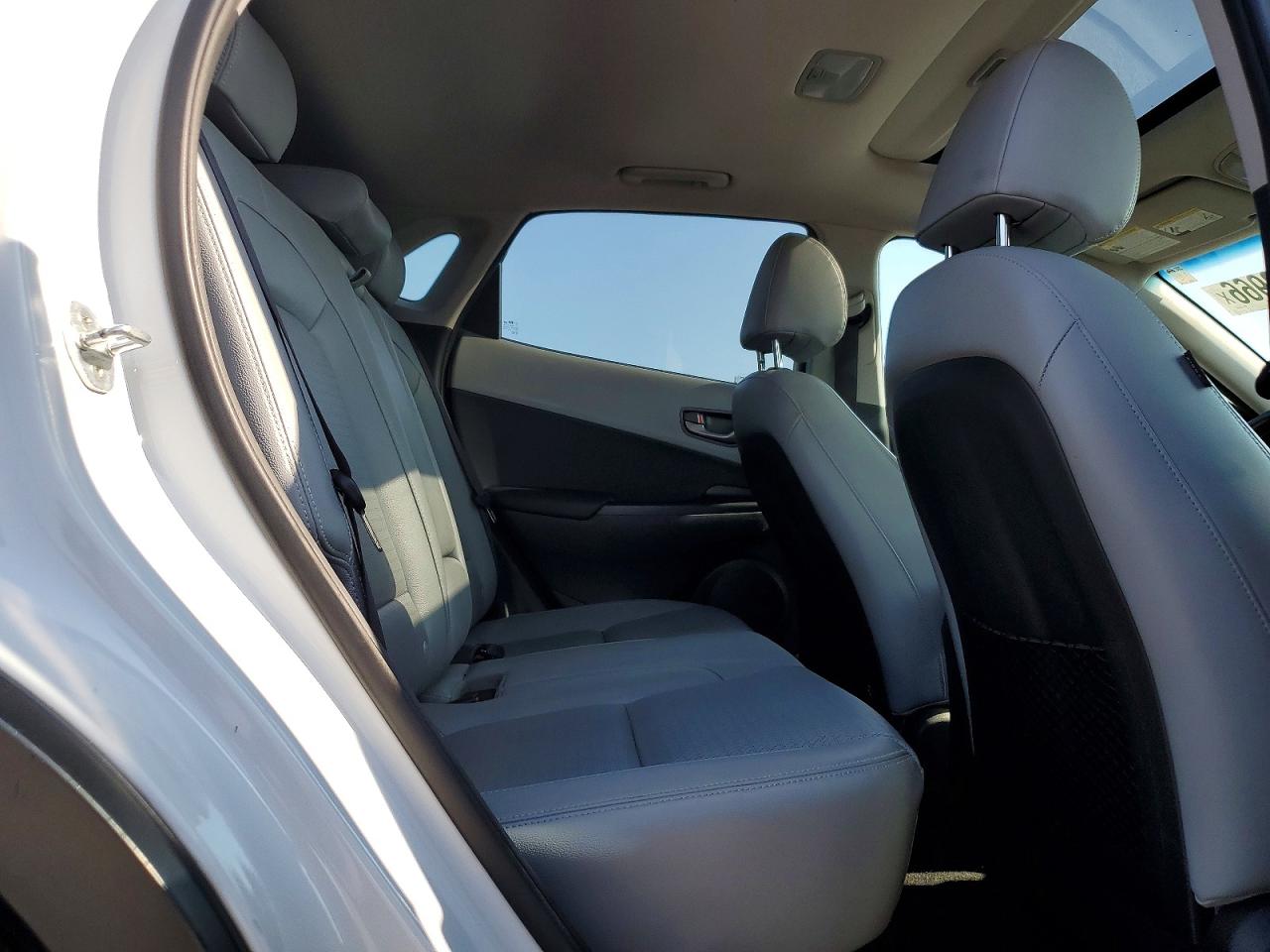 KM8K3CA54KU394833 · 2019 HYUNDAI KONA · 10/12