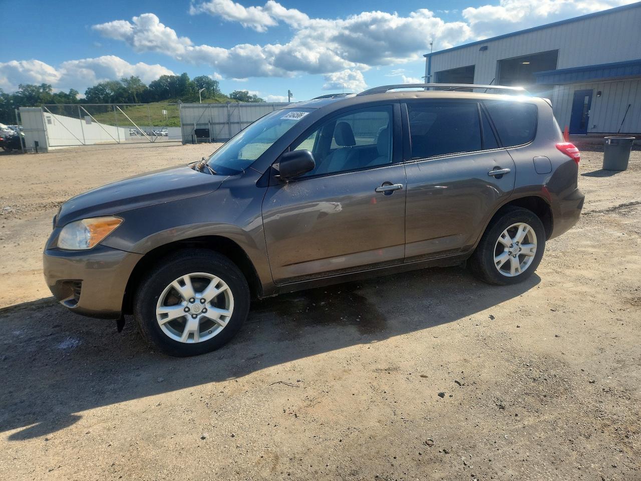 JTMBK4DVXB5101679 · 2011 TOYOTA RAV4