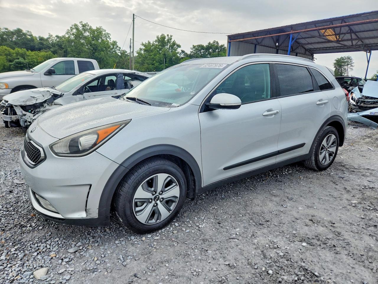 KNDCC3LC7H5036083 · 2017 KIA NIRO