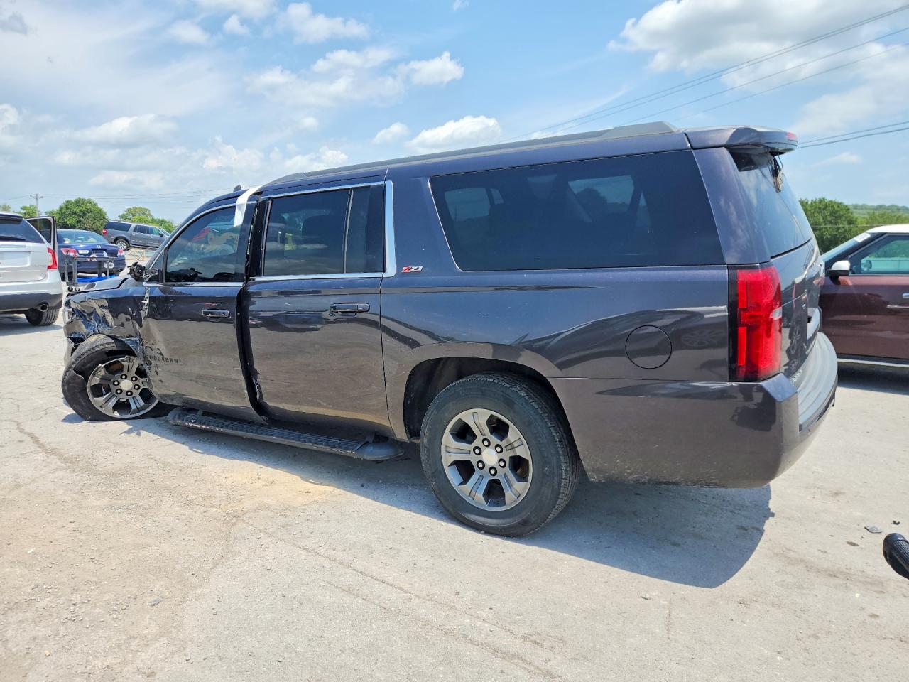 1GNSKHKC7HR380915 · 2017 CHEVROLET SUBURBAN · 2/13