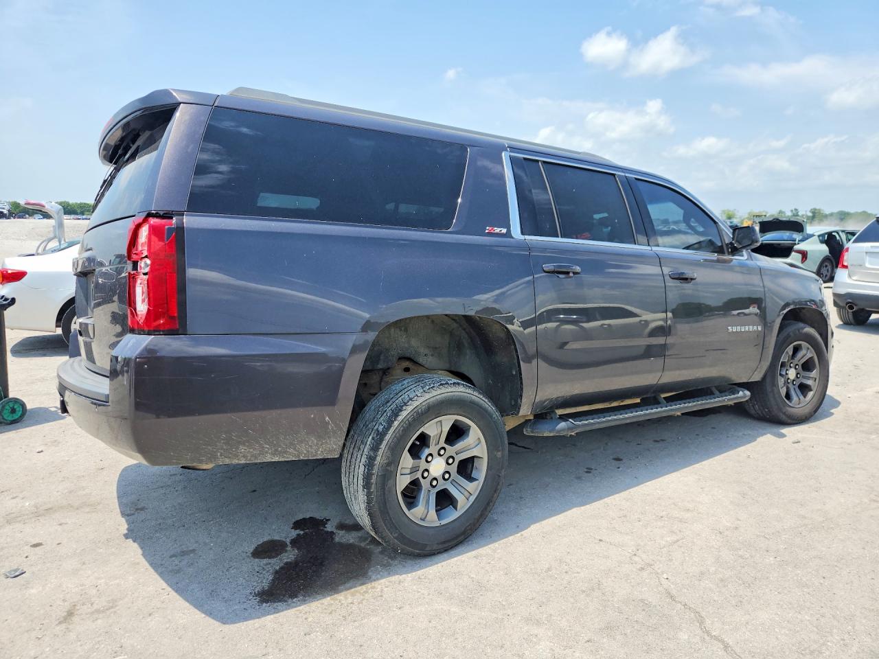 1GNSKHKC7HR380915 · 2017 CHEVROLET SUBURBAN · 3/13