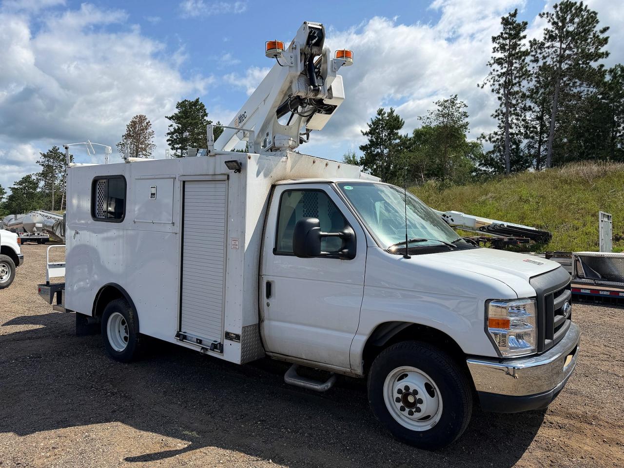 1FDWE3FNXRDD18161 · 2024 FORD ECONOLINE