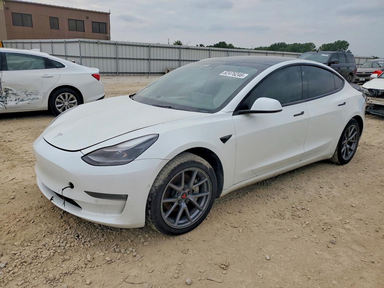 5YJ3E1EB3NF166164 · 2022 TESLA MODEL 3
