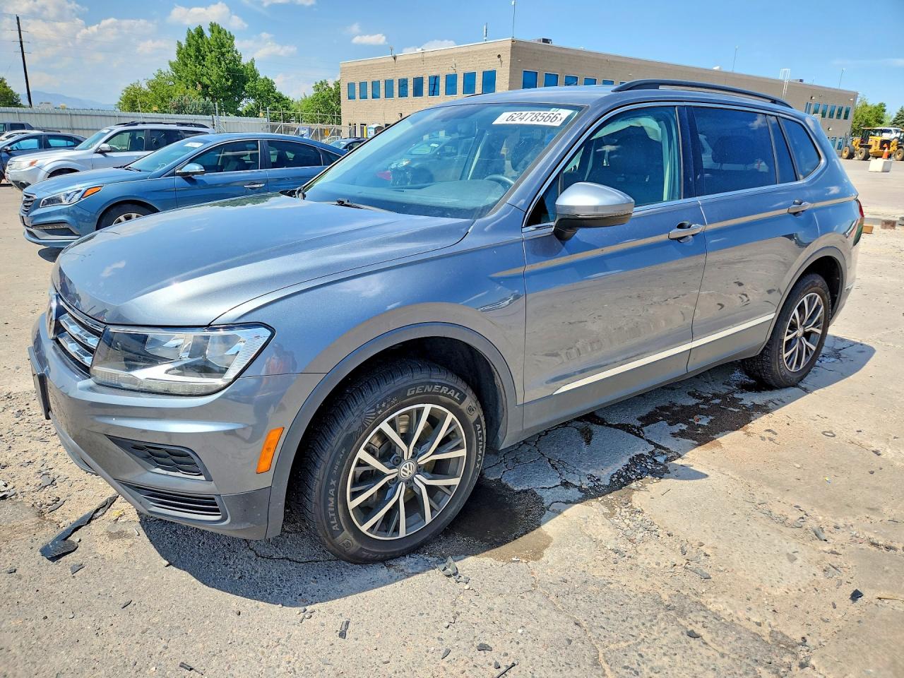 3VV2B7AX8LM150982 · 2020 VOLKSWAGEN TIGUAN