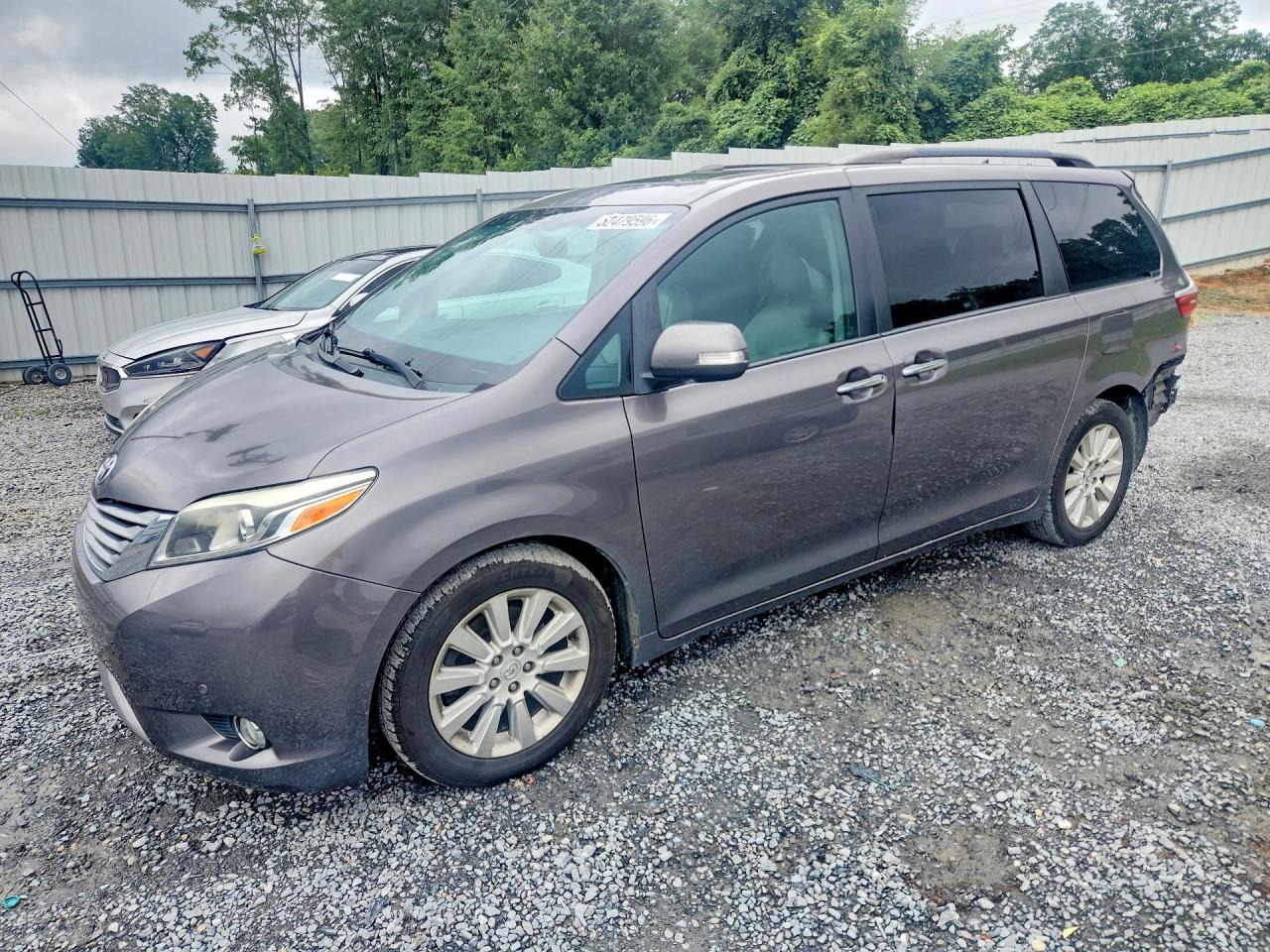 5TDYK3DC6GS722938 · 2016 TOYOTA SIENNA