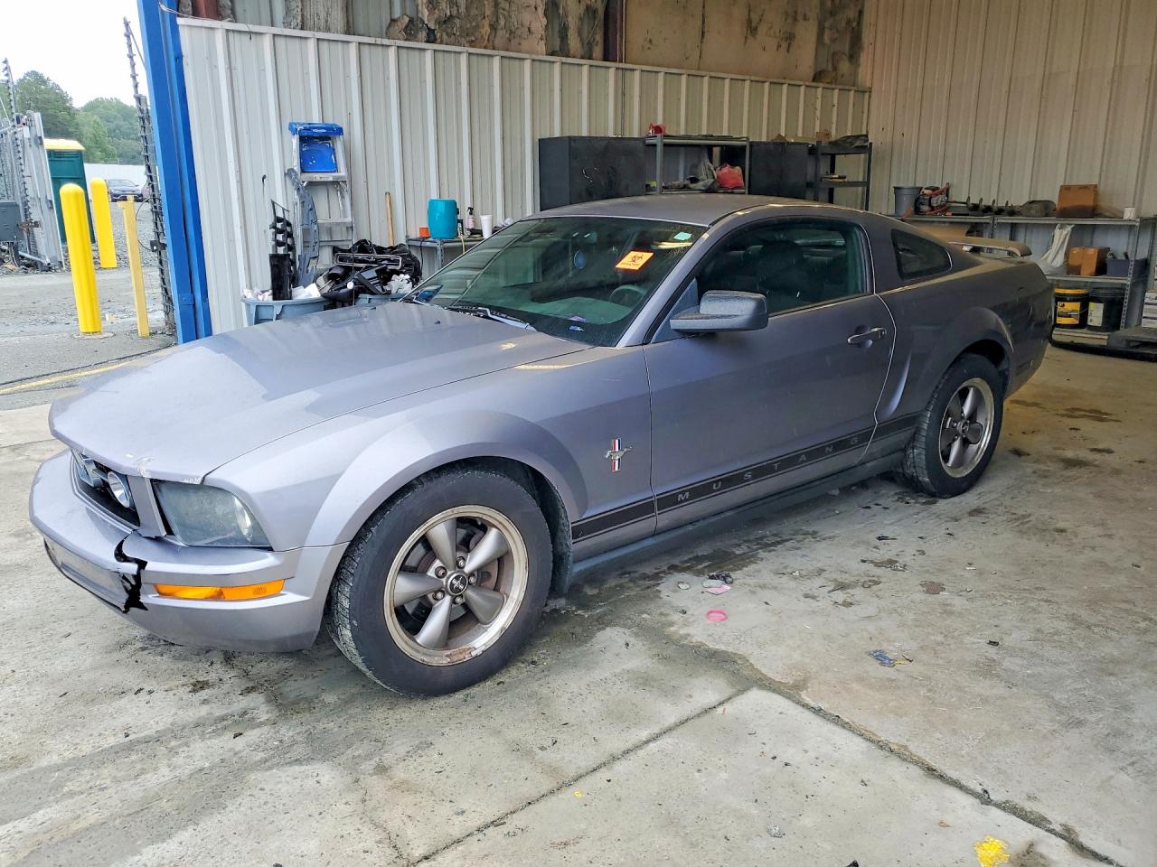 1ZVFT80N765175379 · 2006 FORD MUSTANG