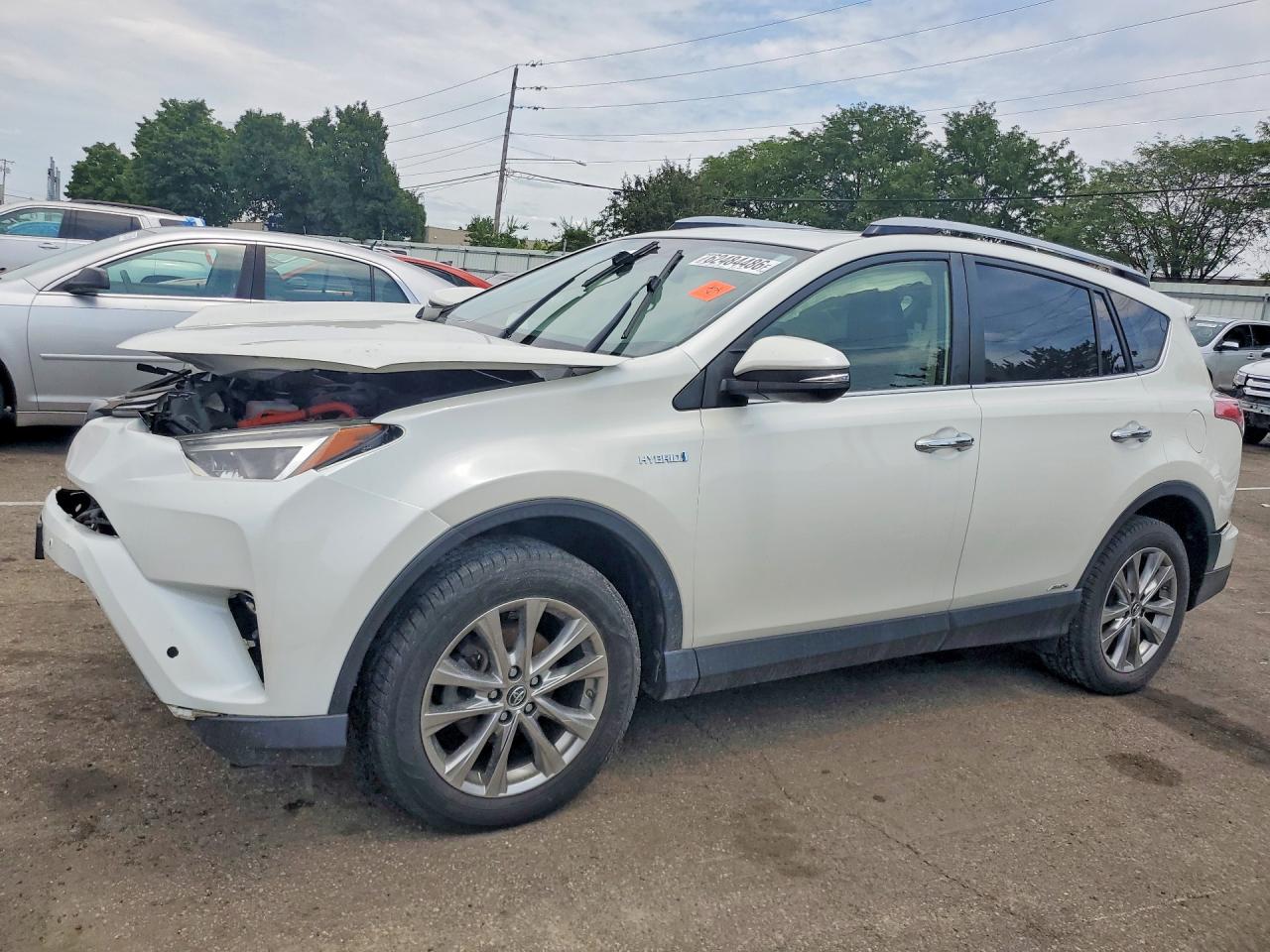 JTMDJREVXJD187216 · 2018 TOYOTA RAV4 HV