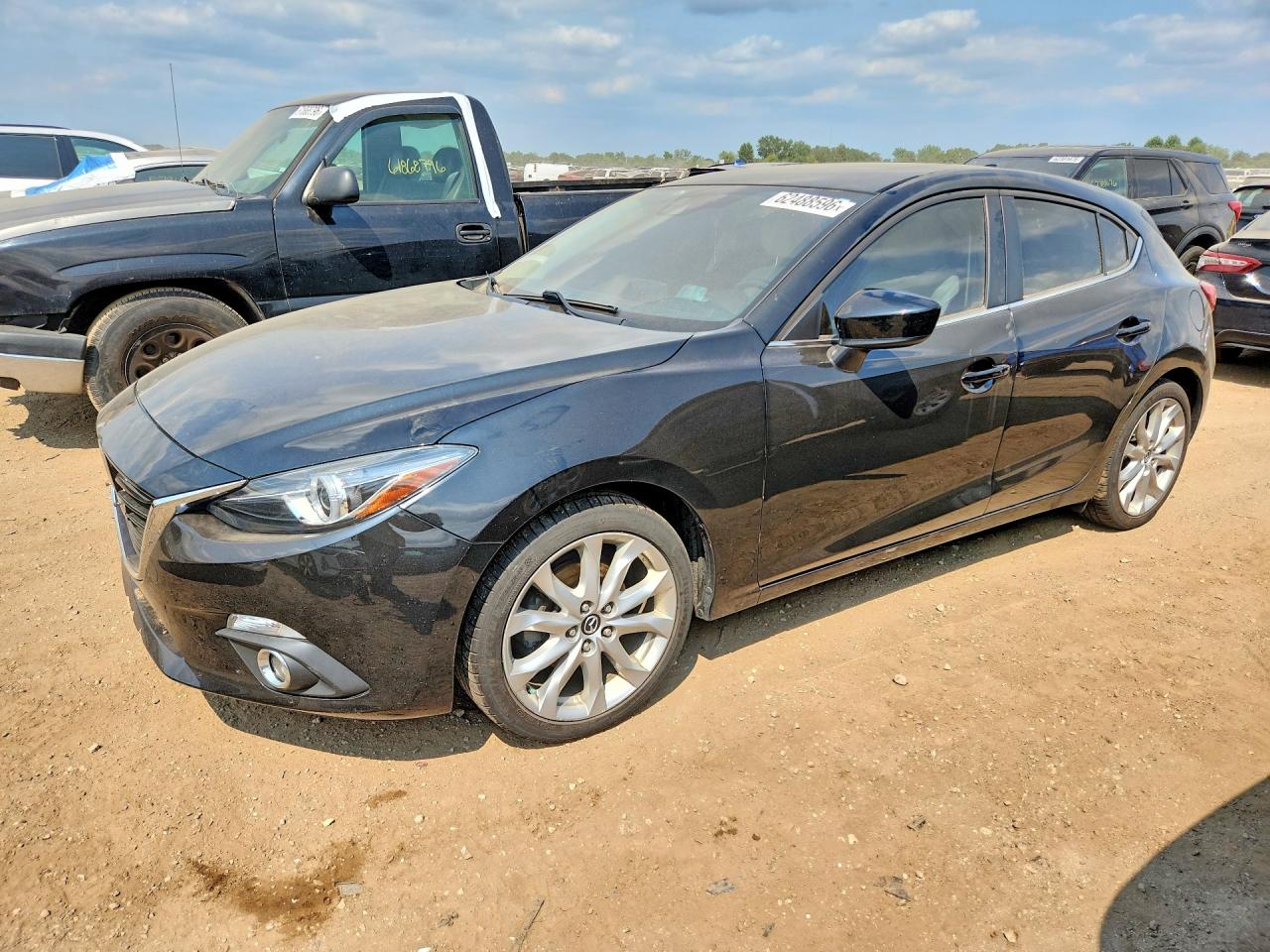 JM1BM1M37F1272488 · 2015 MAZDA 3