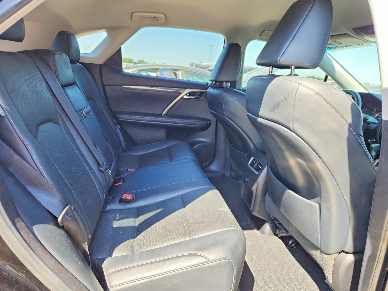 2T2ZZMCA9GC014015 · 2016 LEXUS RX · 11/13