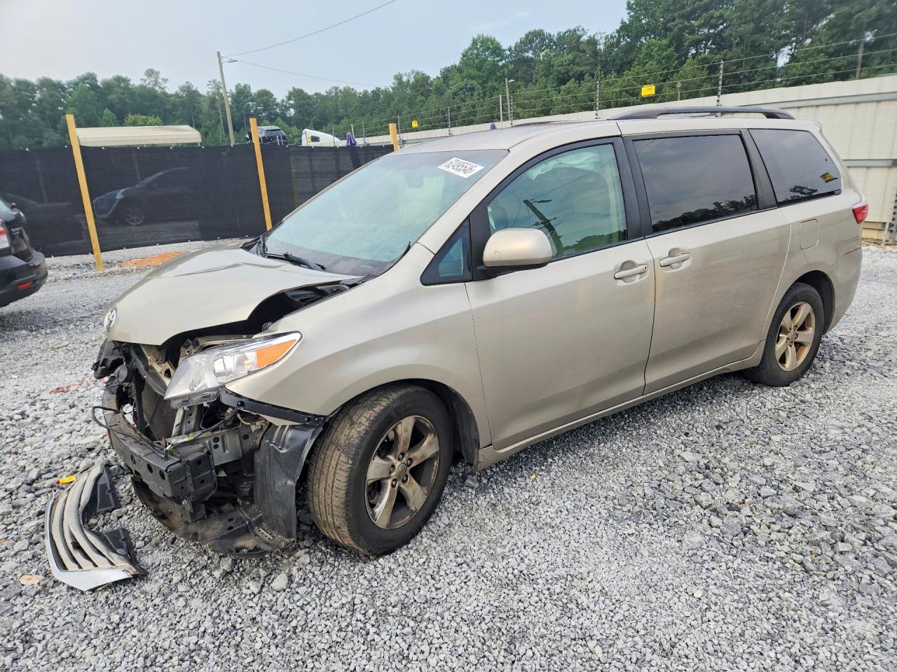 5TDKZ3DC5HS827022 · 2017 TOYOTA SIENNA