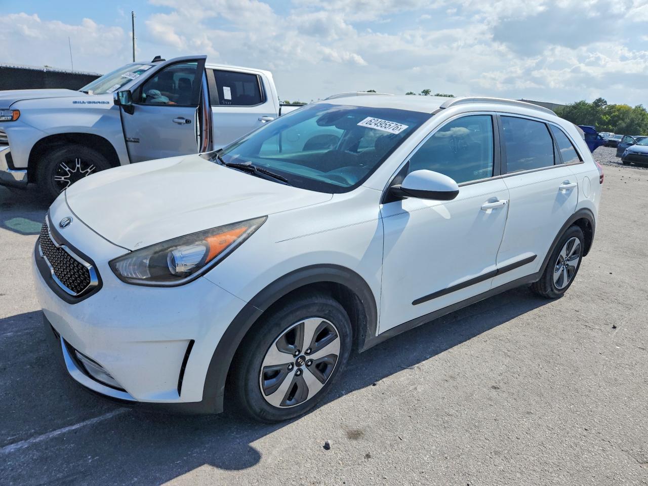 KNDCB3LCXJ5203495 · 2018 KIA NIRO