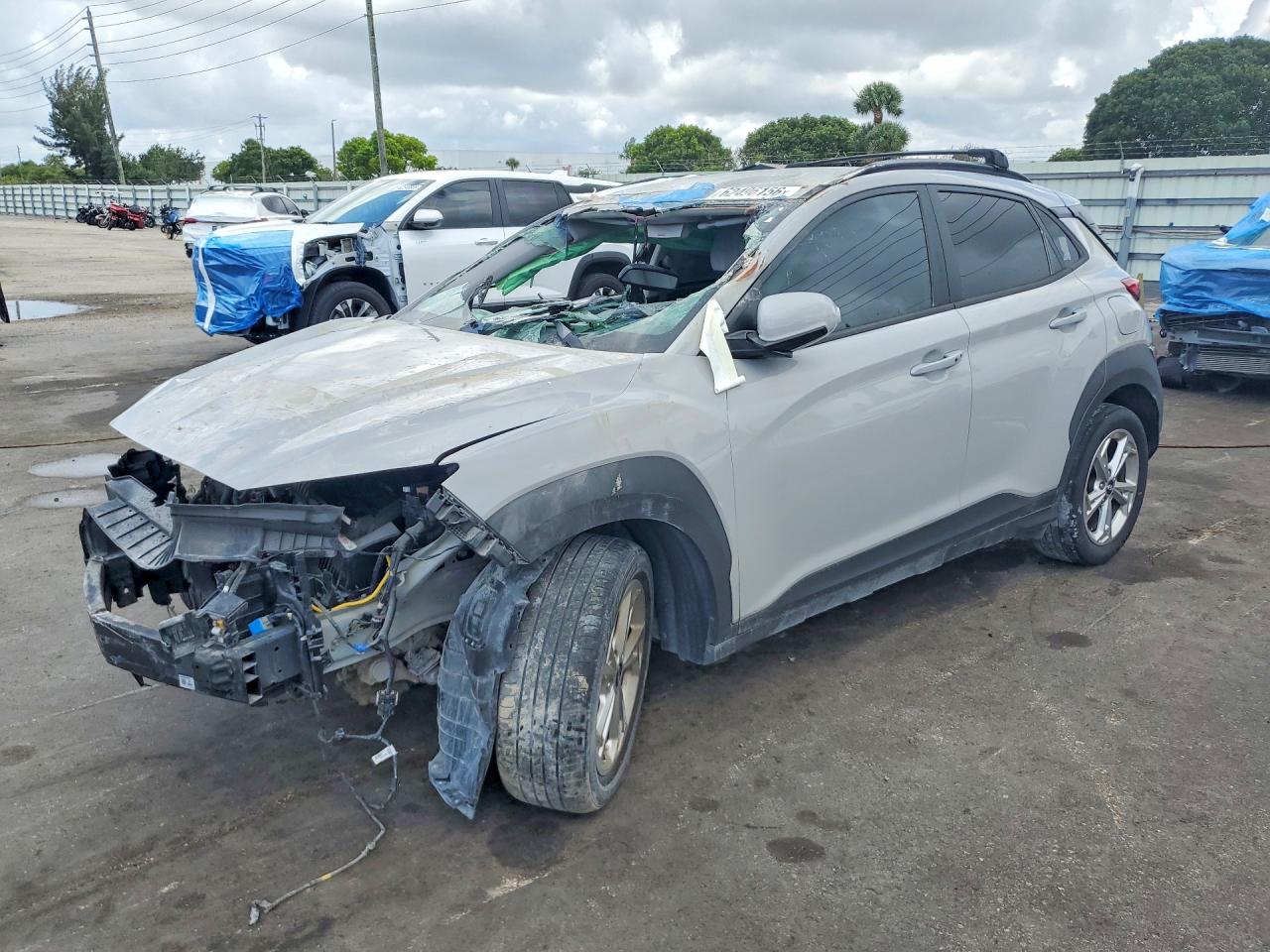 KM8K62AB6NU870429 · 2022 HYUNDAI KONA