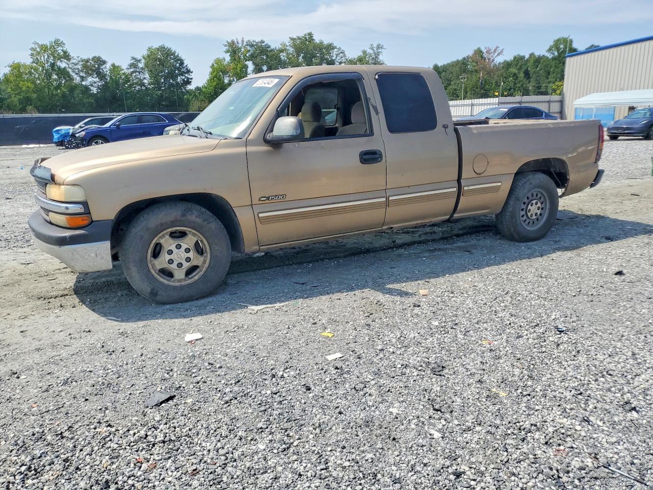 2GCEC19V4Y1163915 · 2000 CHEVROLET SILVERADO