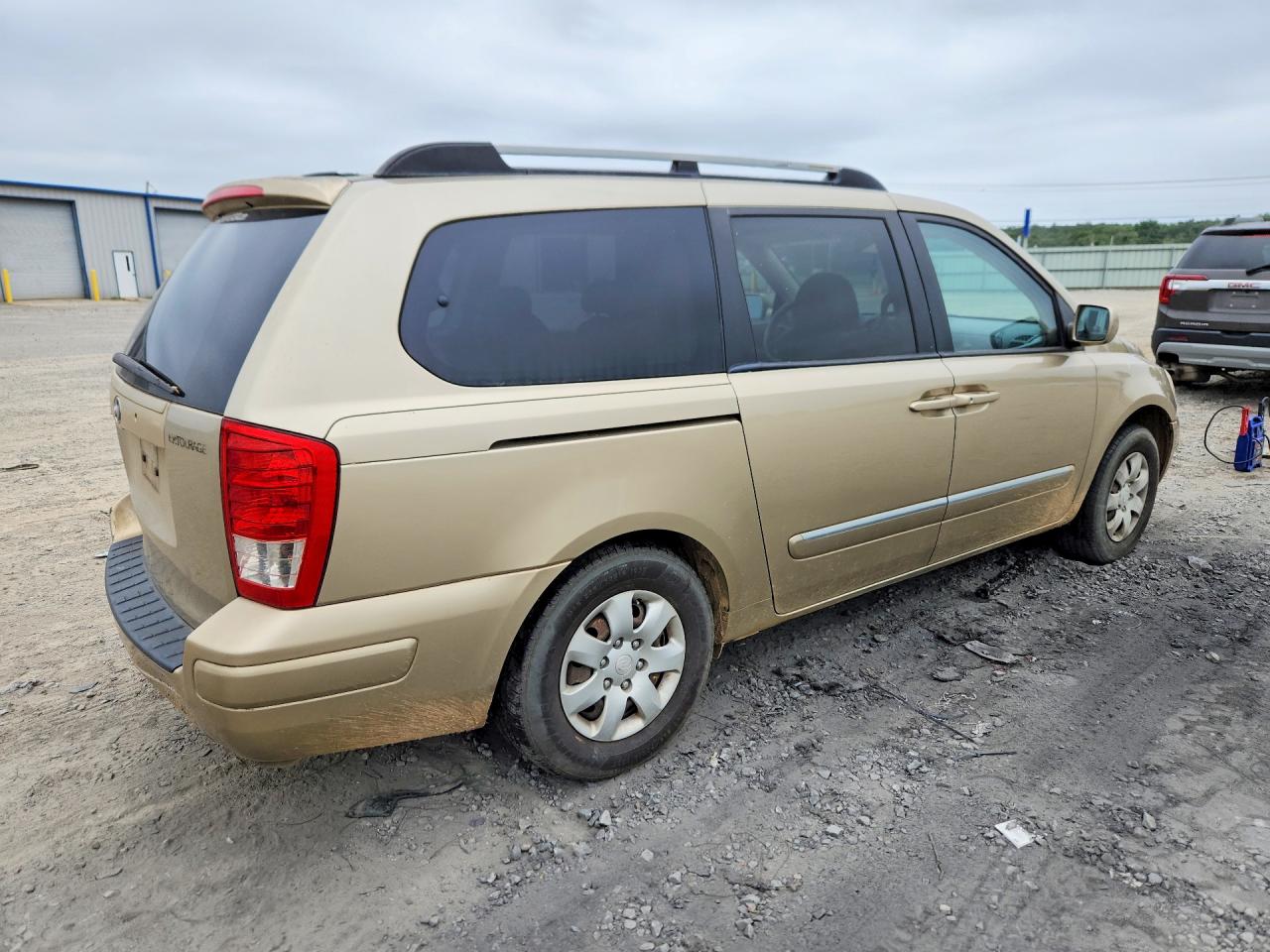 KNDMC233576039636 · 2007 HYUNDAI ENTOURAGE · 3/12