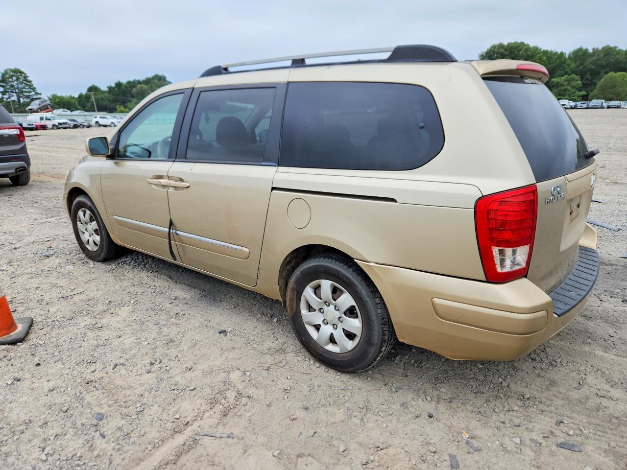 KNDMC233576039636 · 2007 HYUNDAI ENTOURAGE · 2/12
