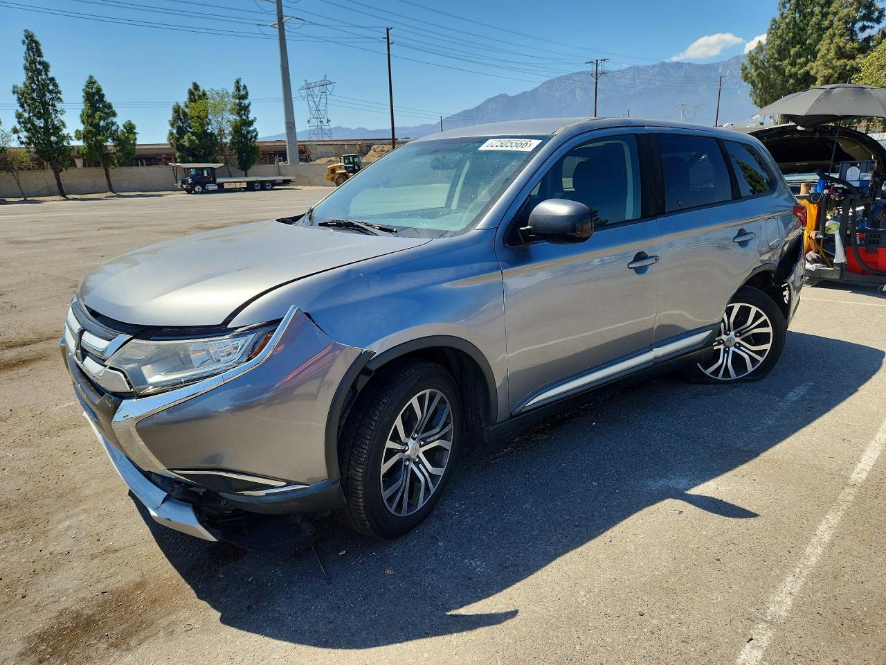 JA4AD2A39HZ040740 · 2017 MITSUBISHI OUTLANDER