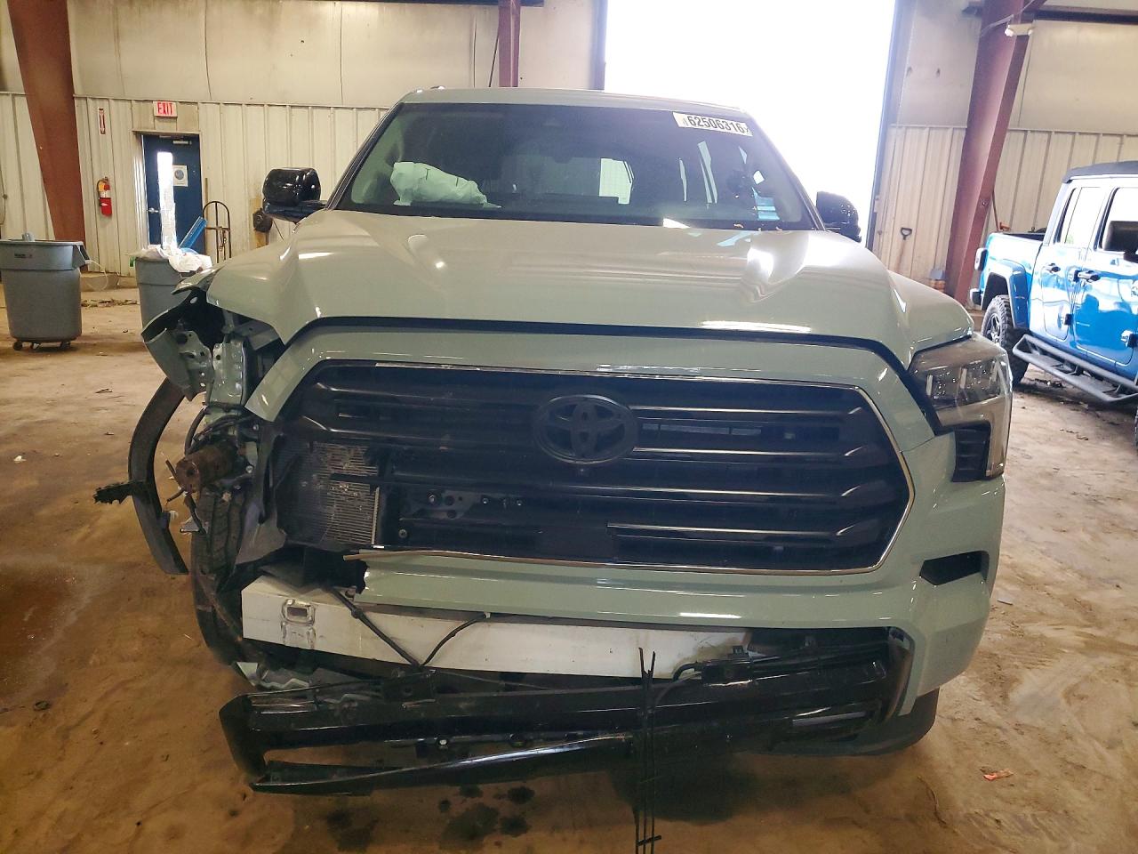 7SVAAABA5RX044504 · 2024 TOYOTA SEQUOIA · 5/14