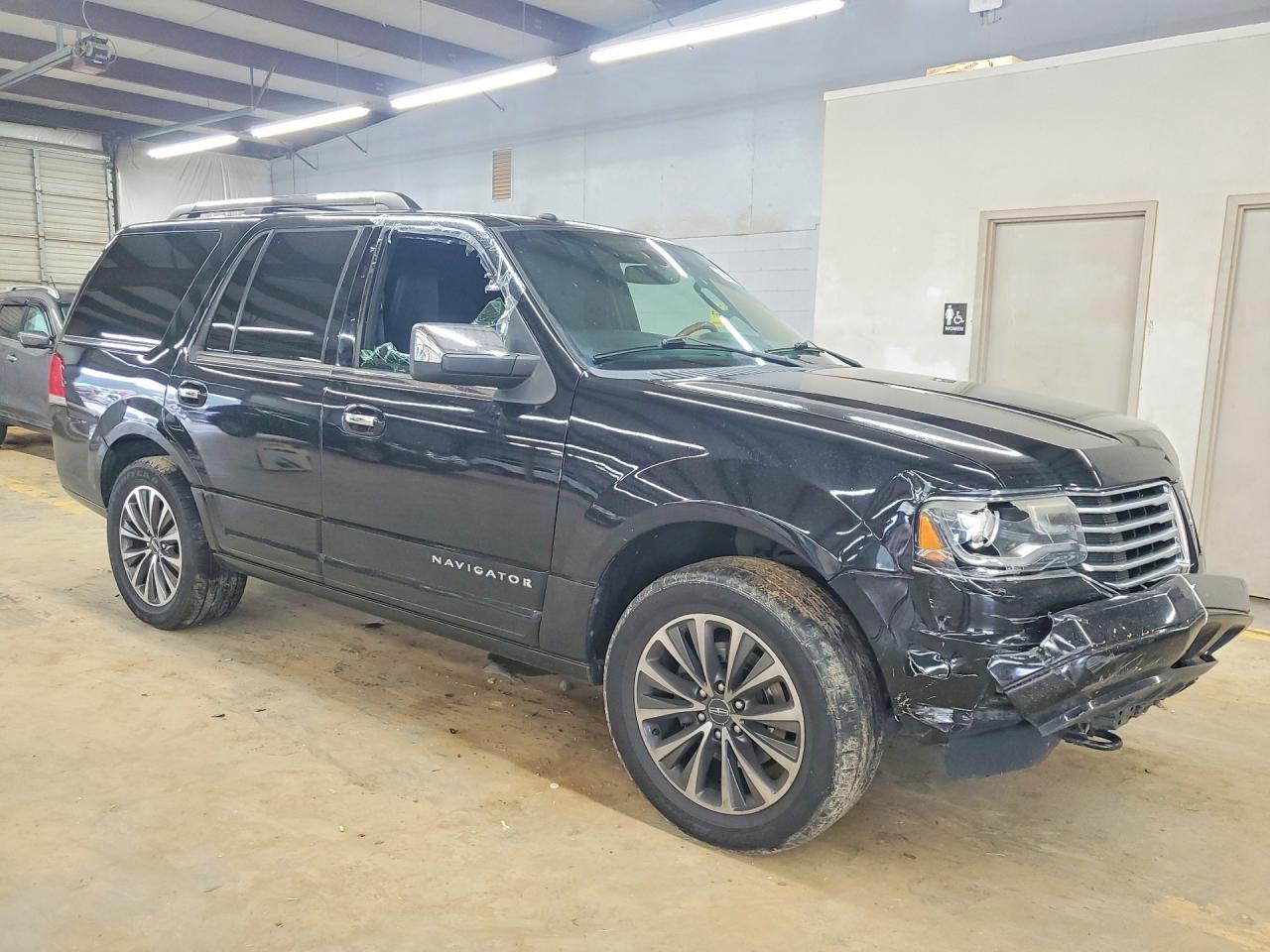 5LMJJ2HT8HEL07130 · 2017 LINCOLN NAVIGATOR · 4/13