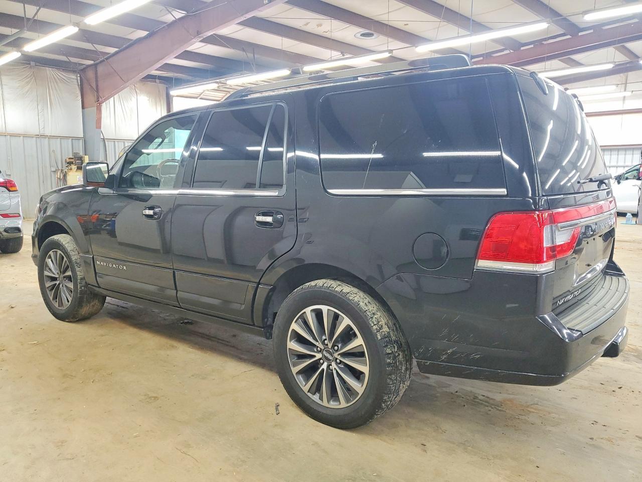 5LMJJ2HT8HEL07130 · 2017 LINCOLN NAVIGATOR · 2/13
