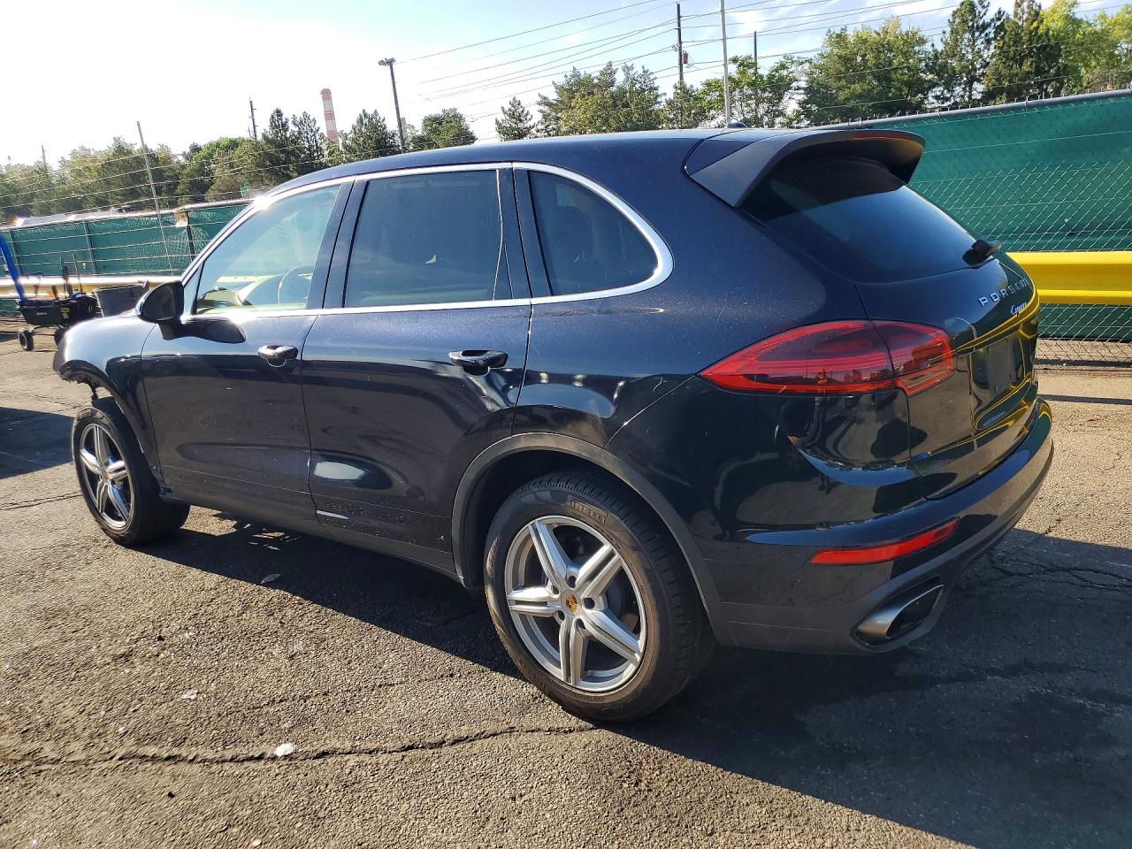 WP1AA2A21GKA12166 · 2016 PORSCHE CAYENNE · 2/14