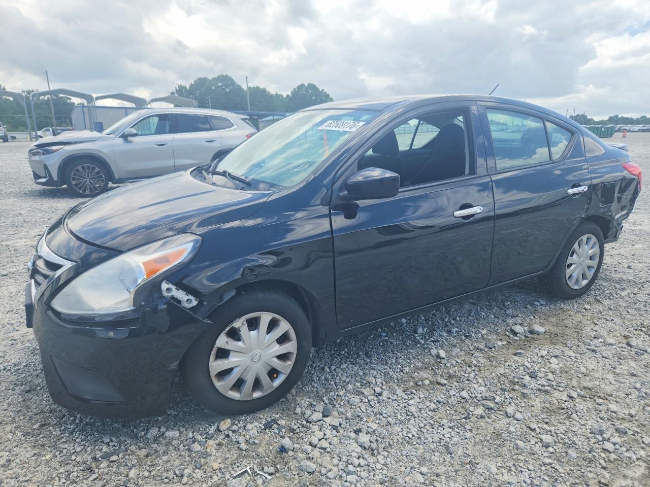 3N1CN7AP6JL811568 · 2018 NISSAN VERSA