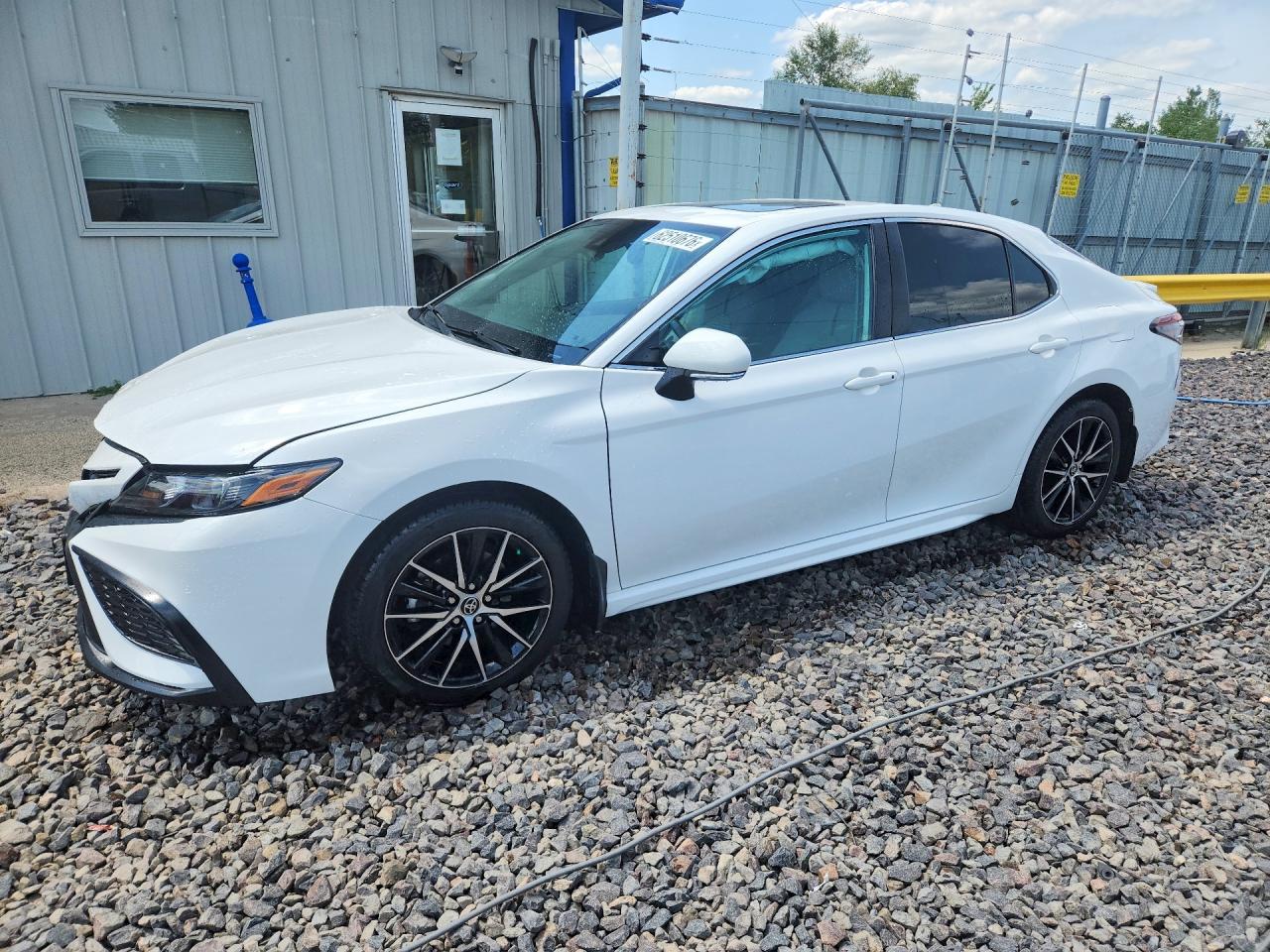4T1T11AK1NU677473 · 2022 TOYOTA CAMRY