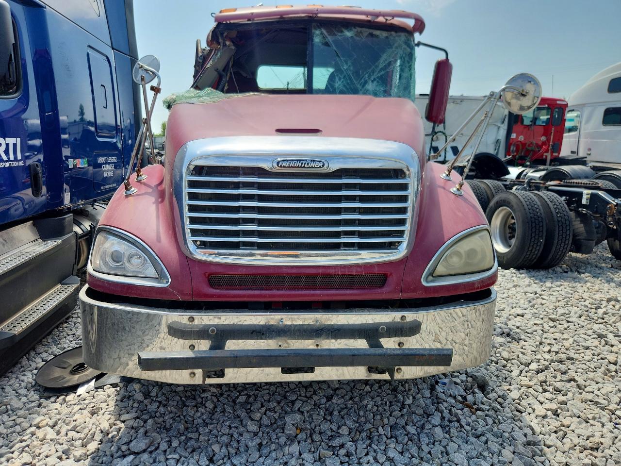 1FUJA6CG32PJ51950 · 2002 FREIGHTLINER COLUMBIA 1 · 5/11