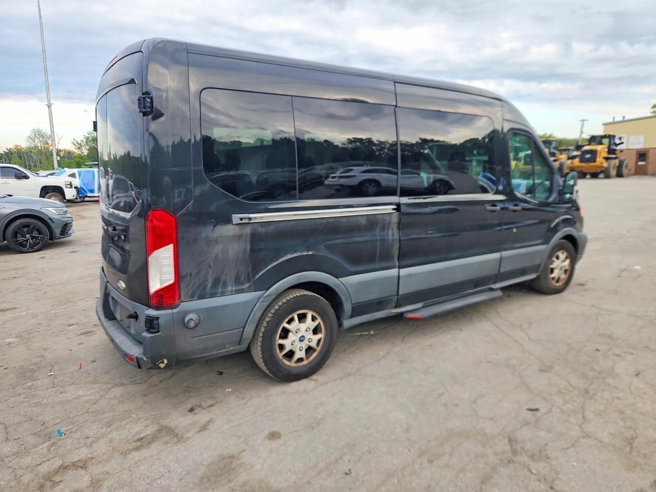 1FBAX2CG3FKA51563 · 2015 FORD TRANSIT · 3/13