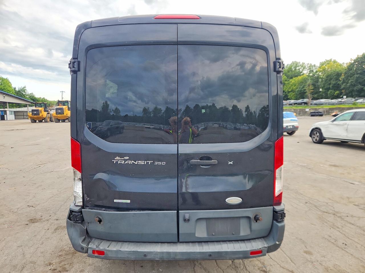 1FBAX2CG3FKA51563 · 2015 FORD TRANSIT · 6/13