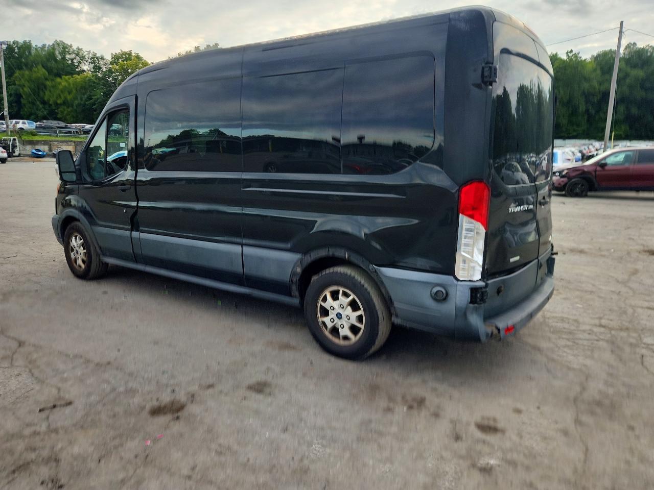 1FBAX2CG3FKA51563 · 2015 FORD TRANSIT · 2/13