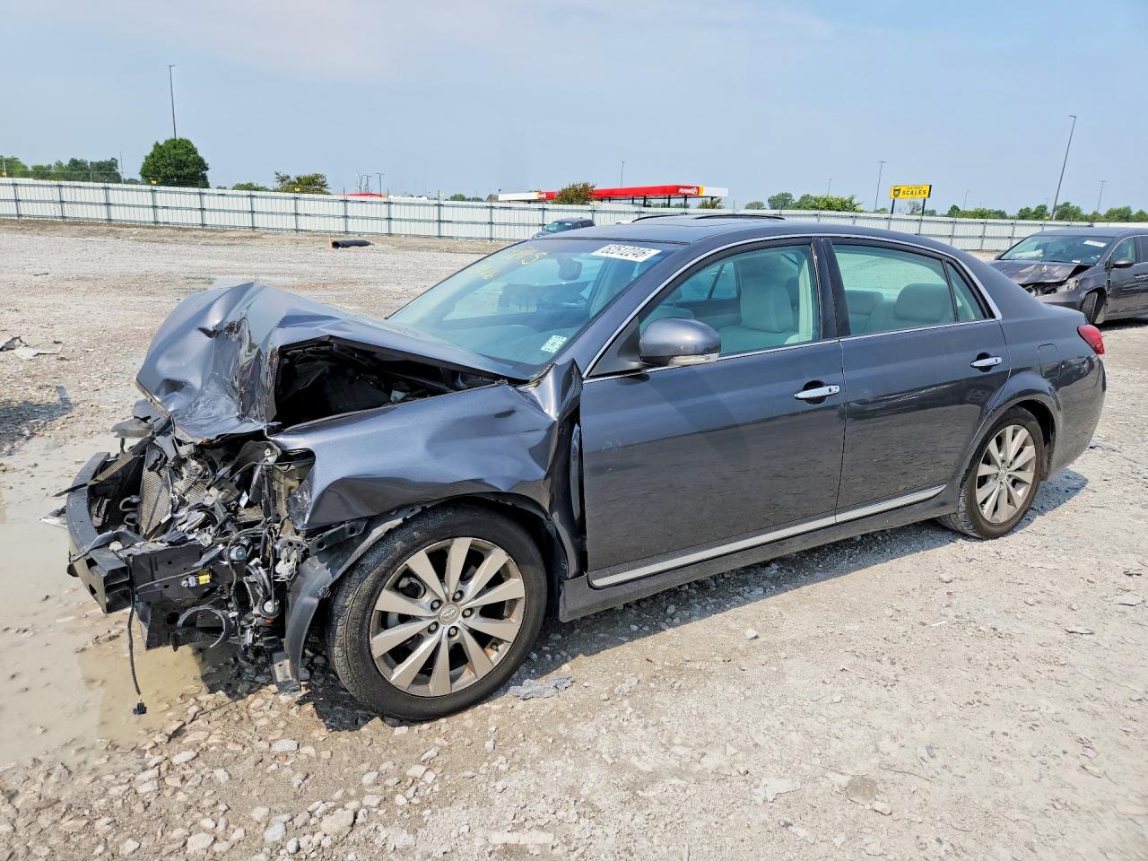 4T1BK3DBXBU431128 · 2011 TOYOTA AVALON