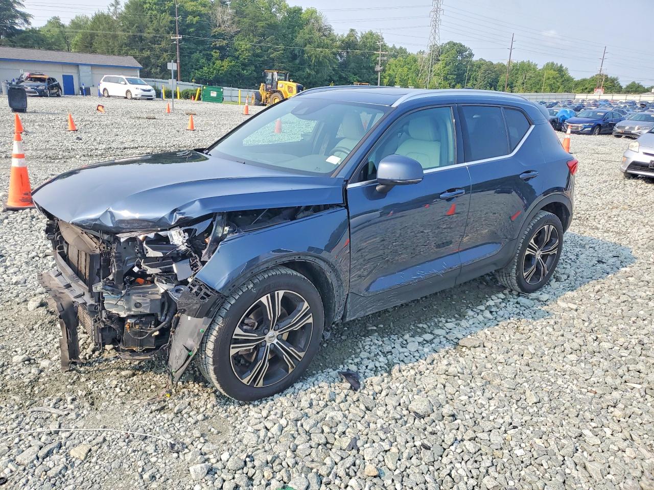 YV4162ULXK2155565 · 2019 VOLVO XC40