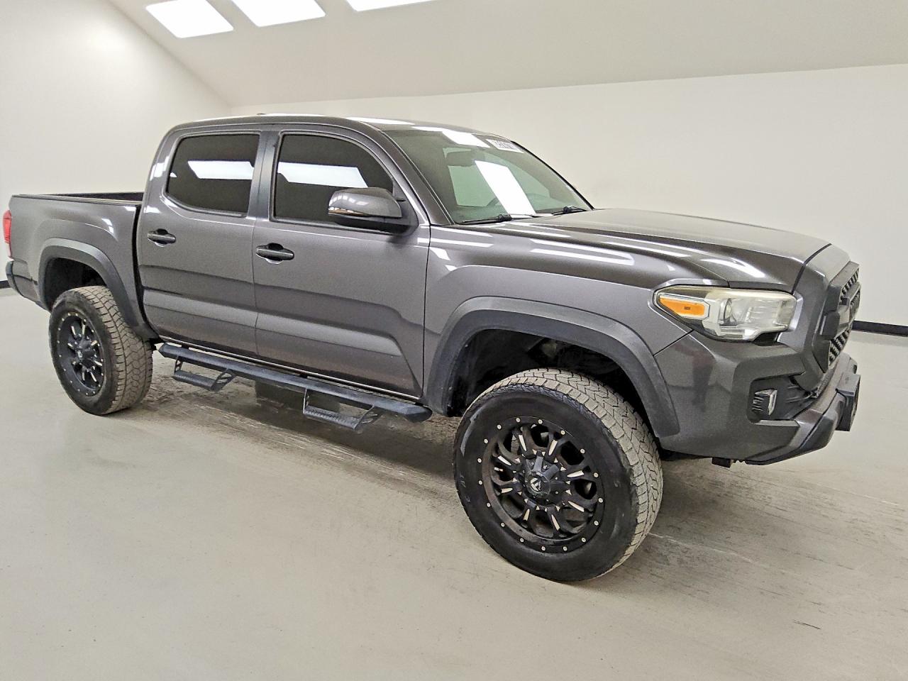 5TFCZ5AN0HX088030 · 2017 TOYOTA TACOMA · 4/12